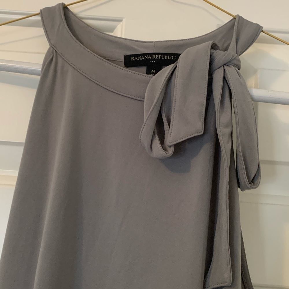 Banana Republic tie neck tank - Picture 3 of 5